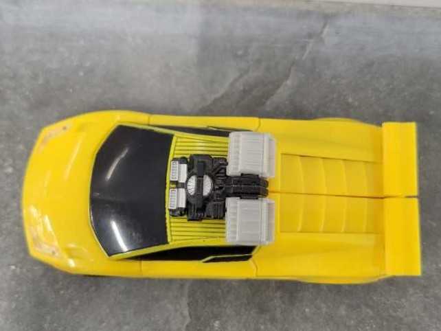 Sunstreaker Vehicle Mode  - Hasbro (Universe 2.0) action figure collectible - Main Image 2