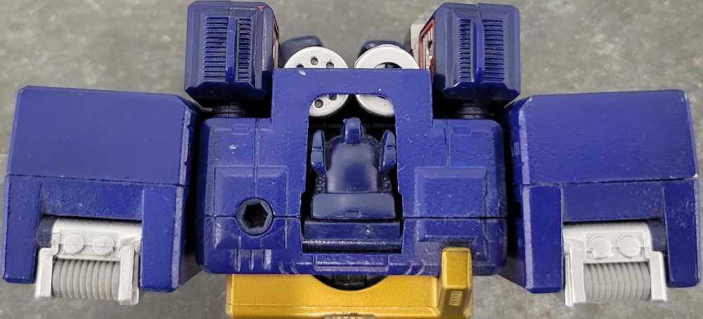 Soundwave With Laserbeak Alt Mode - Hasbro (Titanium) action figure collectible - Main Image 2