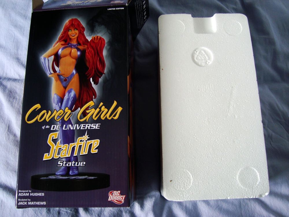 Starfire Statue - DC Collectibles (Adam Hughes Artist Series (Limited to 4000)) action figure collectible - Main Image 3
