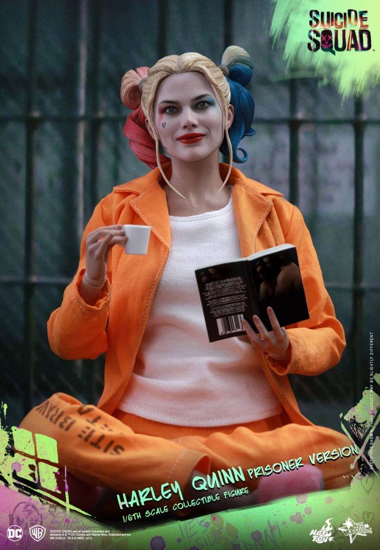 Harley Quinn Prisoner Ver. Sixth Scale Figure - Hot Toys (Movie Masterpiece Series: Suicide Squad) action figure collectible - Main Image 2