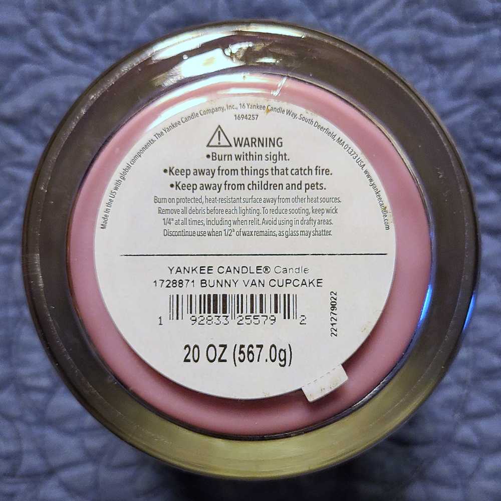 CANDLE: Easter Yankee Vanilla Bunny Cupcake 2023 - Yankee Candle (Easter Candles) action figure collectible [Barcode 192833255792] - Main Image 2