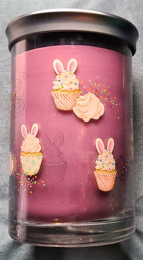 CANDLE: Easter Yankee Vanilla Bunny Cupcake 2023 - Yankee Candle (Easter Candles) action figure collectible [Barcode 192833255792] - Main Image 3