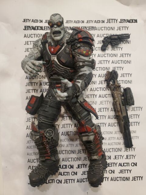 GOW: 04 Neca Locust Sniper  action figure collectible - Main Image 2