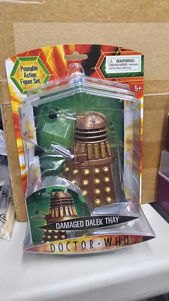 10th Doctor Who Damaged Dalek Thay - Character Options (Doctor Who) action figure collectible - Main Image 2