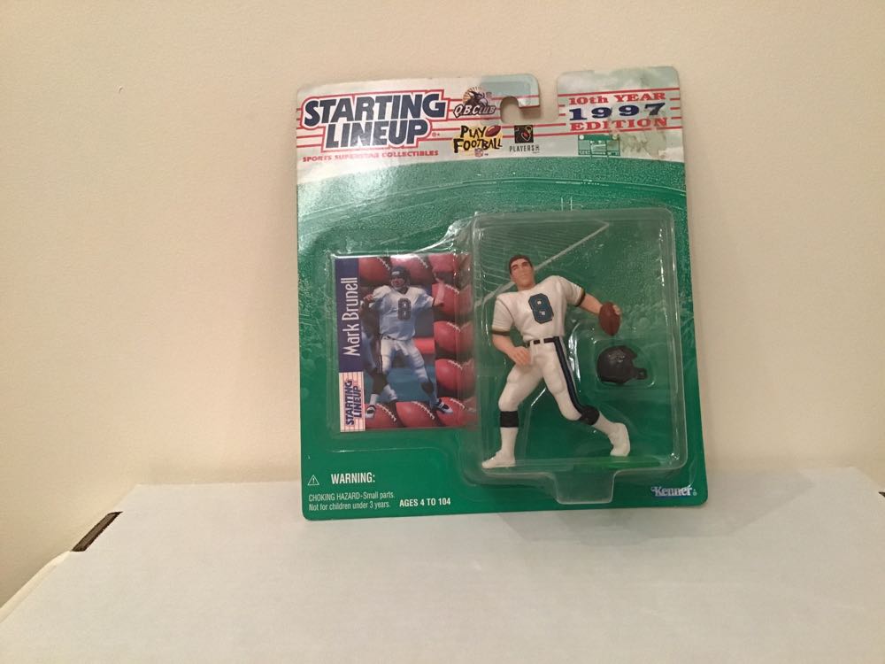 Doctor Doom Mini-Bust (White Costume Variant / Previews Exclusive 158/1000)