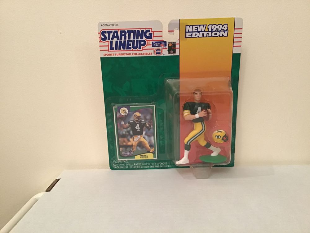 Luke Skywalker, R2-D2 & Grogu