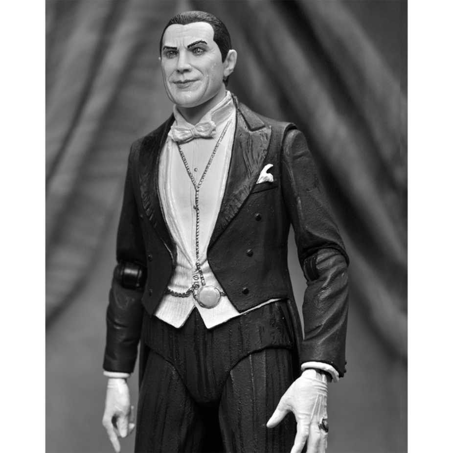 NECA: Dracula (B&W) - Neca (Universal Monsters) action figure collectible [Barcode 634482048153] - Main Image 6