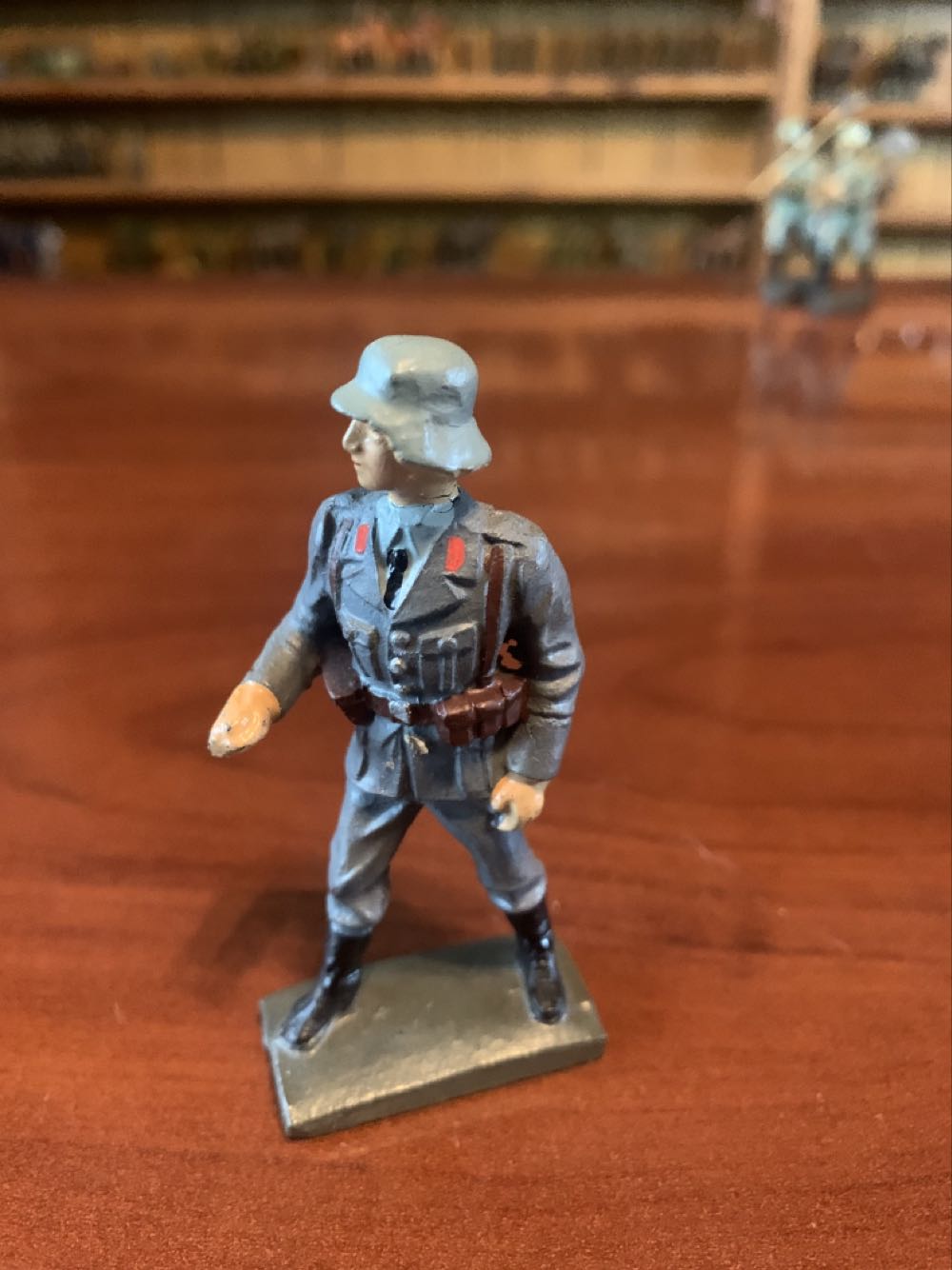 Lineol German Aircraft Pulling Trigger - Lineol (German) action figure collectible - Main Image 1