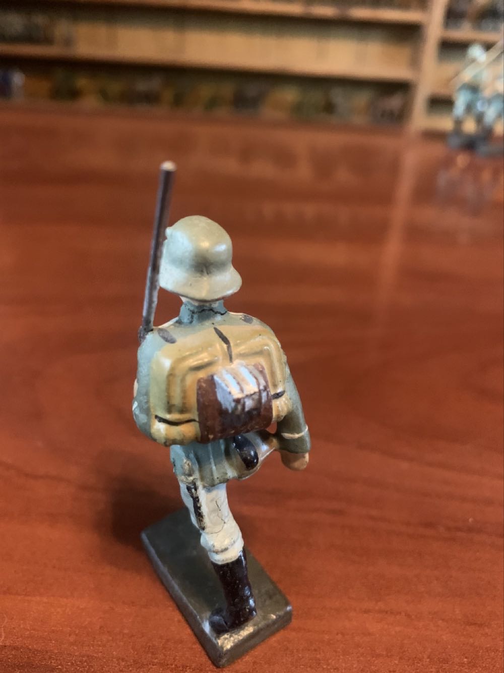 Lineol German Marching Rifle Shouldered - Lineol (German) action figure collectible - Main Image 2