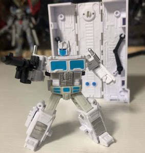 DW-E04W Prime Commander (White Limited) - Dr. Wu Studio (Transformers 3rd Party) action figure collectible - Main Image 3