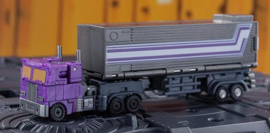 DW-E04P Prime Commander (Purple Limited) - Dr. Wu Studio (Transformers 3rd Party) action figure collectible - Main Image 4