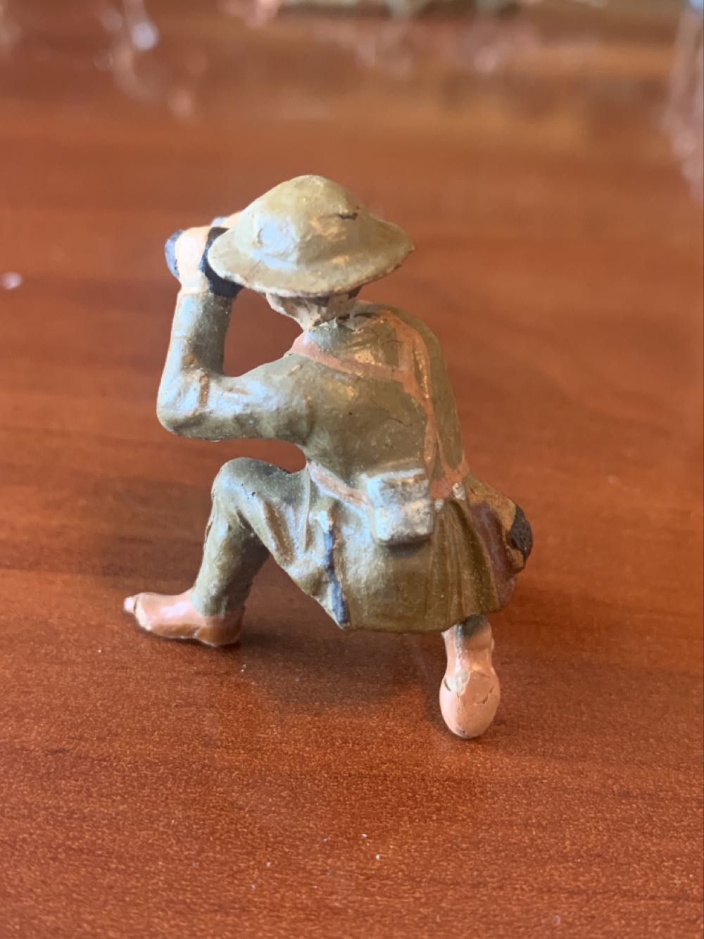 Unmarked USA Kneeling & Binoculars - Elastolin (USA) action figure collectible - Main Image 2