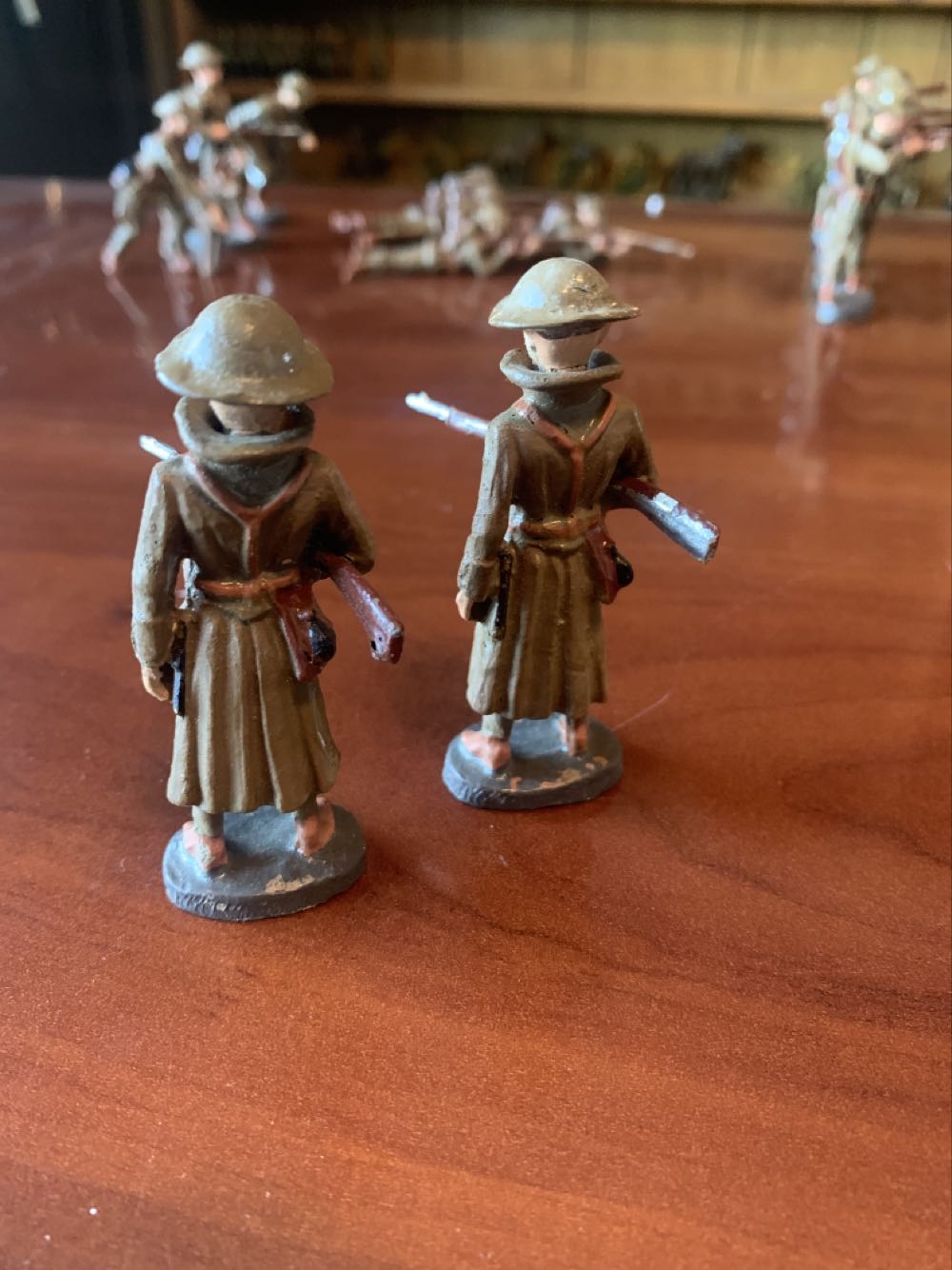 Unmarked USA Trenchcoat & Rifle - Unmarked (USA) action figure collectible - Main Image 2