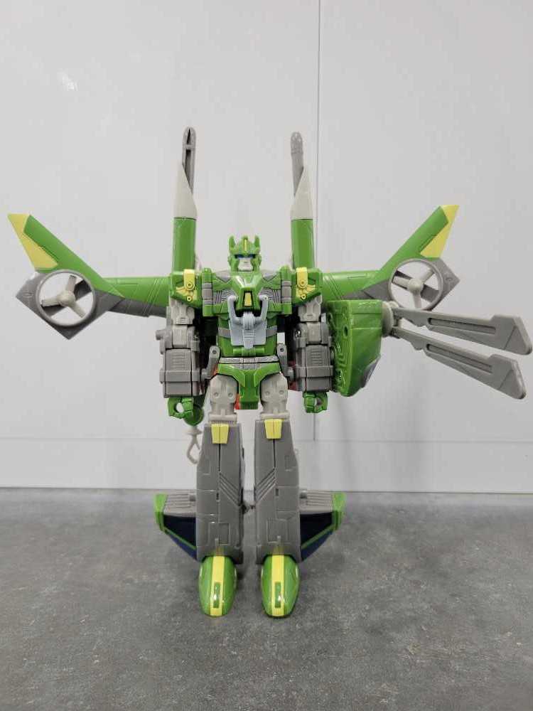 Springer With Ratbat Rat Bat Robot Mode Target Stand Off Beneath The Streets - Hasbro (Universe 2.0) action figure collectible - Main Image 2