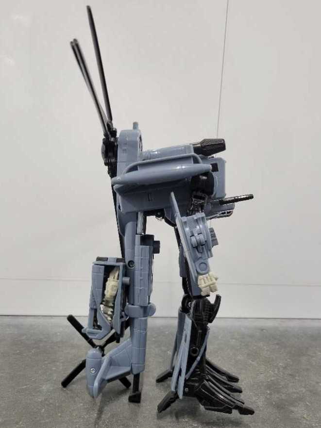 Blackout With Scorponok 1st Robot Mode - Hasbro (Movie) action figure collectible - Main Image 3