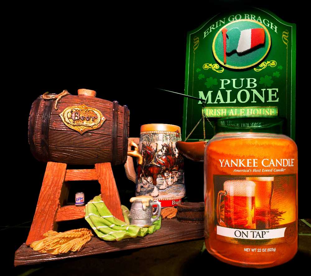 Candle: St. Patrick’s Day Yankee Candle On Tap 2014 - Yankee Candle (St. Patrick’s Day Candle) action figure collectible [Barcode 886860105174] - Main Image 3