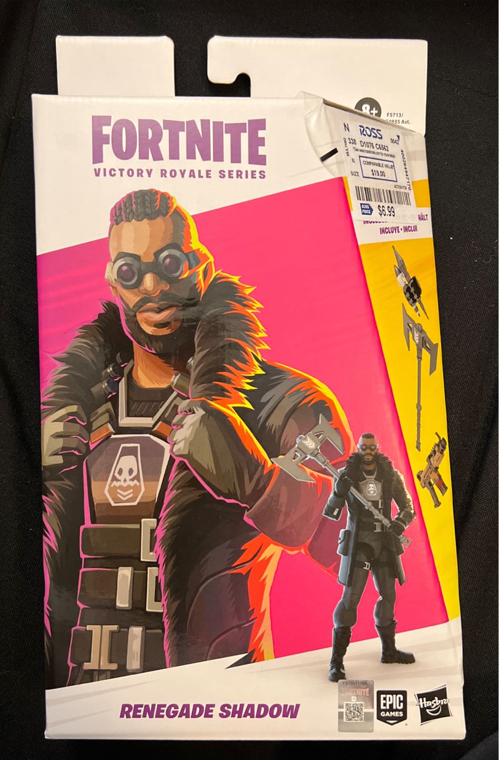 Renegade Shadow - Hasbro (Fortnite) action figure collectible [Barcode 5010993978366] - Main Image 2