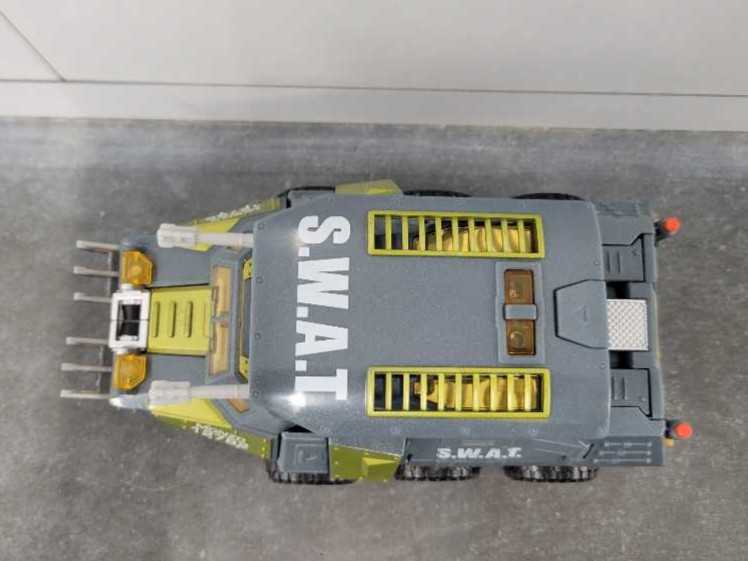 Onslaught Vehicle Mode  - Hasbro (Universe 2.0) action figure collectible - Main Image 2