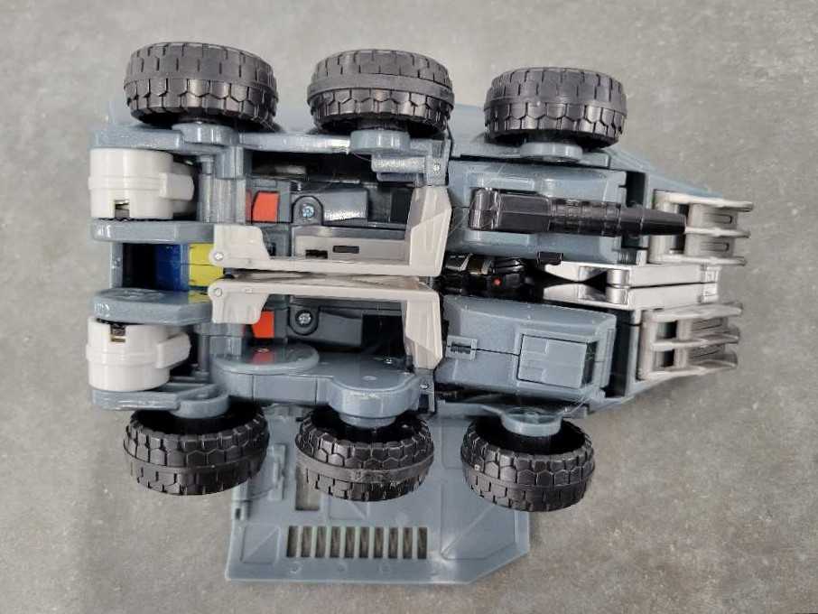 Onslaught Vehicle Mode  - Hasbro (Universe 2.0) action figure collectible - Main Image 4
