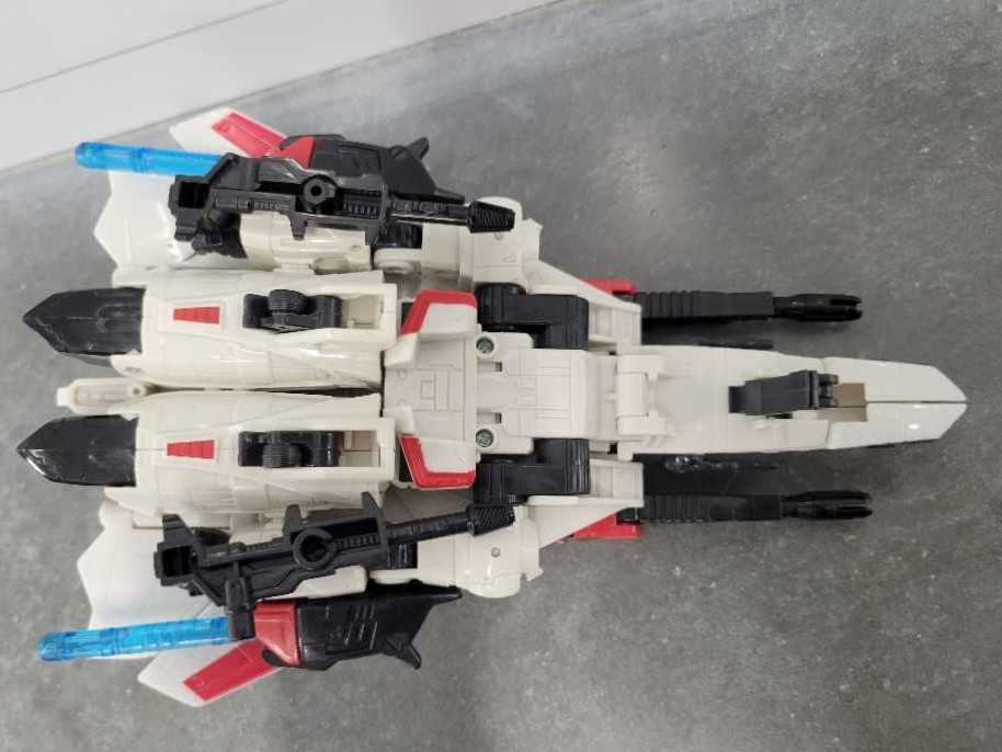Jetfire Voyager Jet Mode - Hasbro (Classics) action figure collectible - Main Image 4
