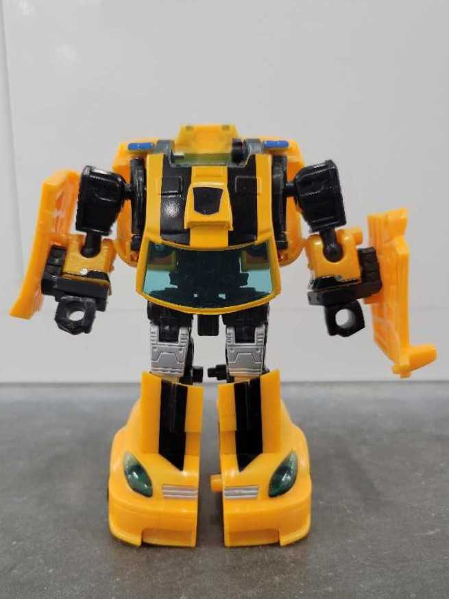 Bumblebee Project Missing - Hasbro (Reveal The Shield) action figure collectible - Main Image 2