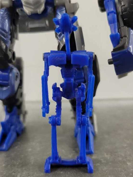 Frenzy With Barricade Recon Robot Mode - Hasbro (Movie) action figure collectible - Main Image 3