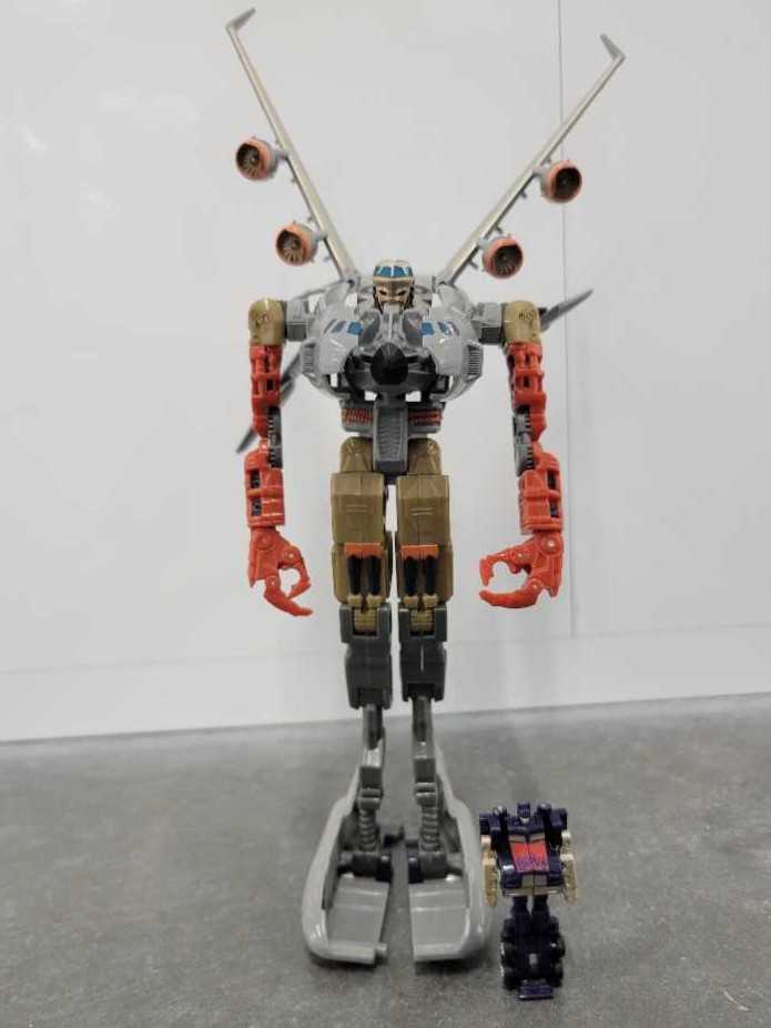 Stratosphere With Optimus Prime  - Hasbro (Revenge Of The Fallen) action figure collectible - Main Image 2