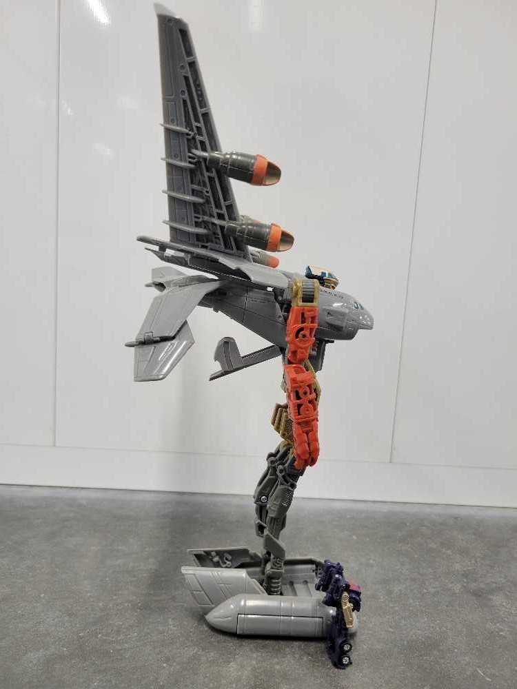 Stratosphere With Optimus Prime  - Hasbro (Revenge Of The Fallen) action figure collectible - Main Image 3