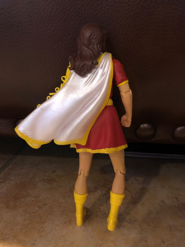 Mary Marvel - Hasbro action figure collectible - Main Image 2