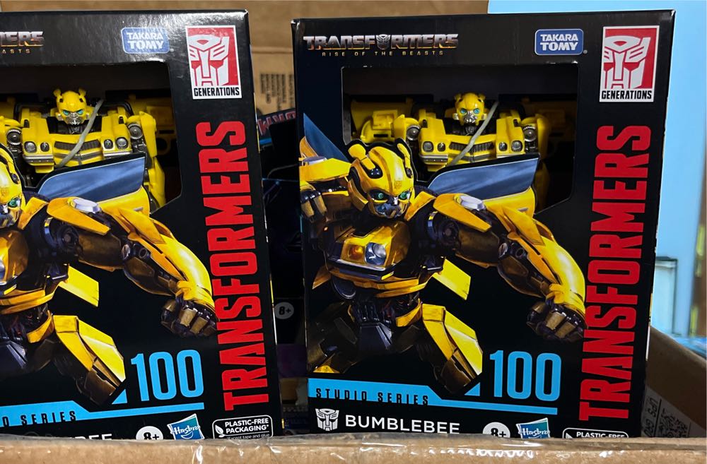 Transformers Studio Series Bumblebee Rise Of The Beasts - Hasbro / Takara Tomy (Transformers Studio Series: Transformers: Rise Of The Beasts) action figure collectible [Barcode 195166216492] - Main Image 3