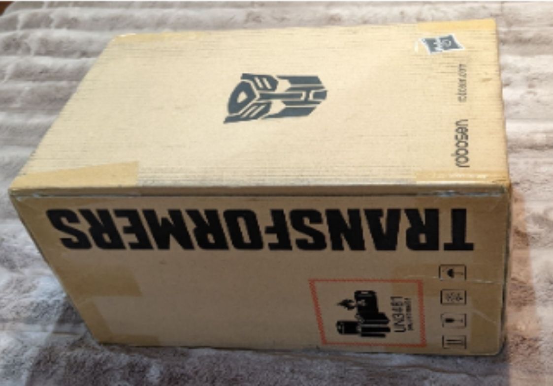 Optimus Prime - Collectors Edition 2021 Auto Transforming Robot - hasbro transformers (Transformers Collector’s Edition) action figure collectible - Main Image 2