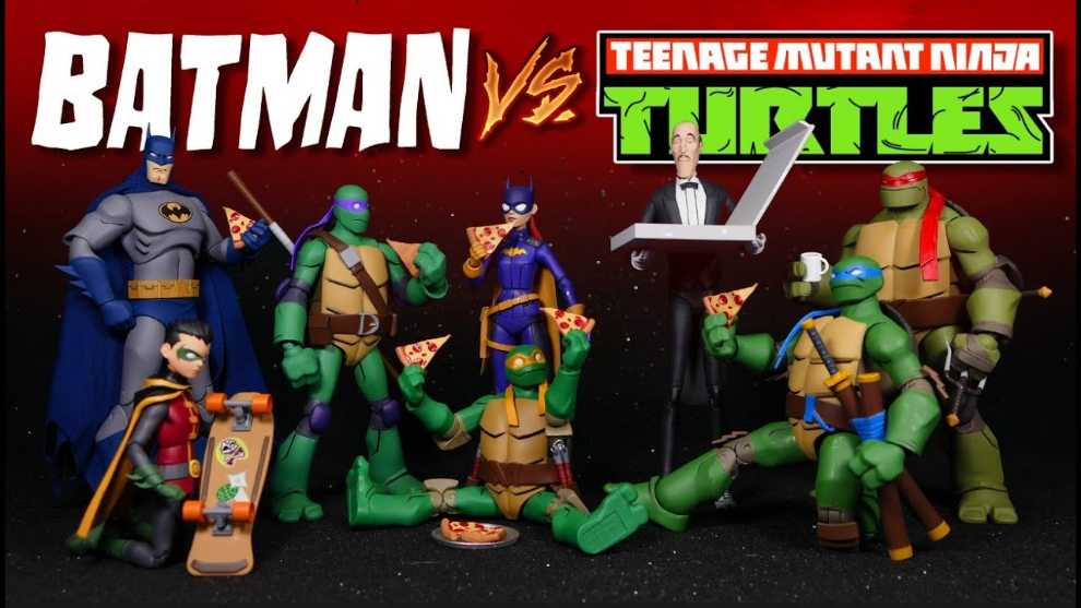 DC Collectibles Batman vs The Teenage Mutant Ninja Turtles Alfred and Michealangelo  action figure collectible - Main Image 4