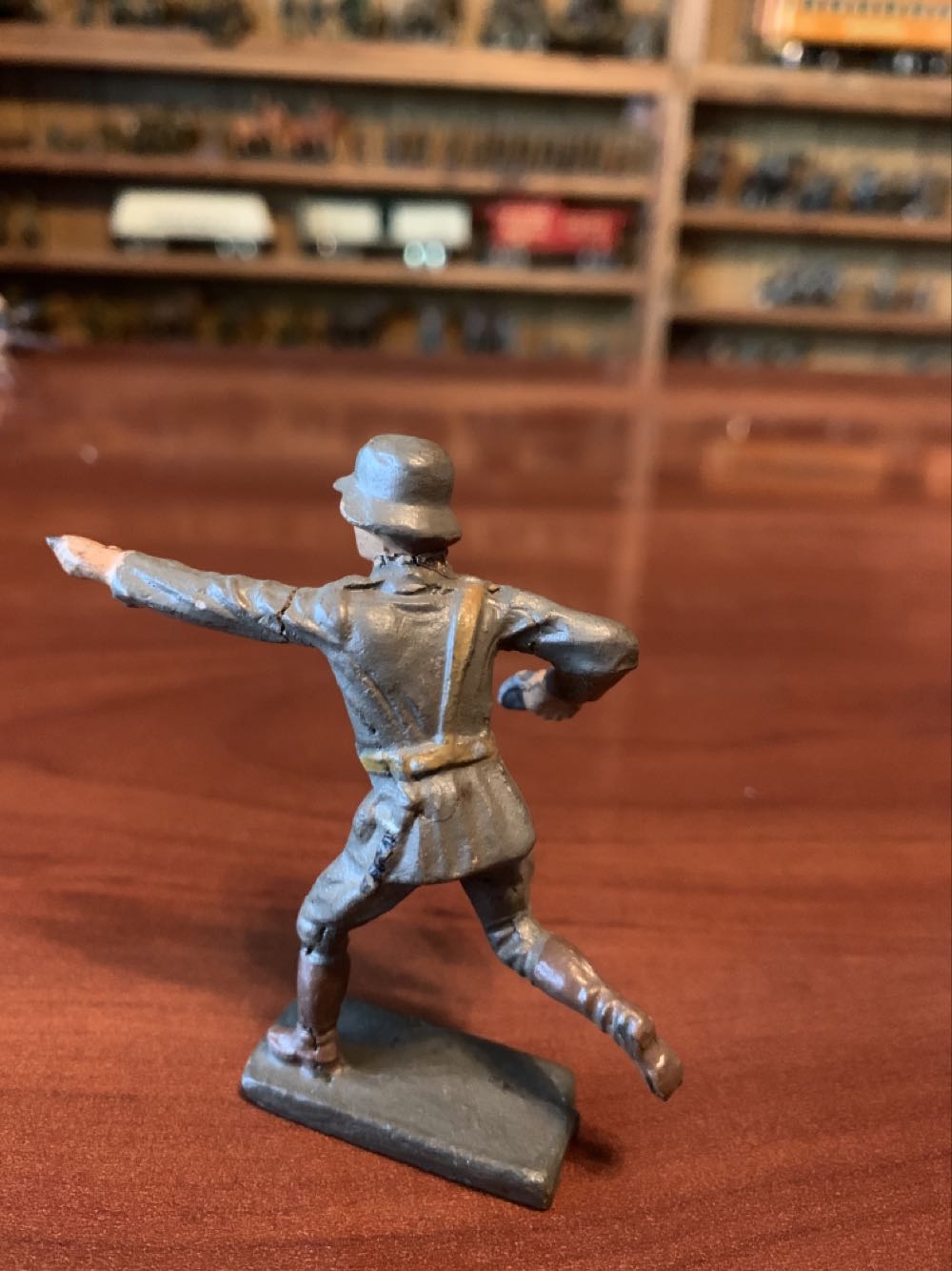 Lineol Swede Officer Charging Pistol - Lineol (Swede) action figure collectible - Main Image 2
