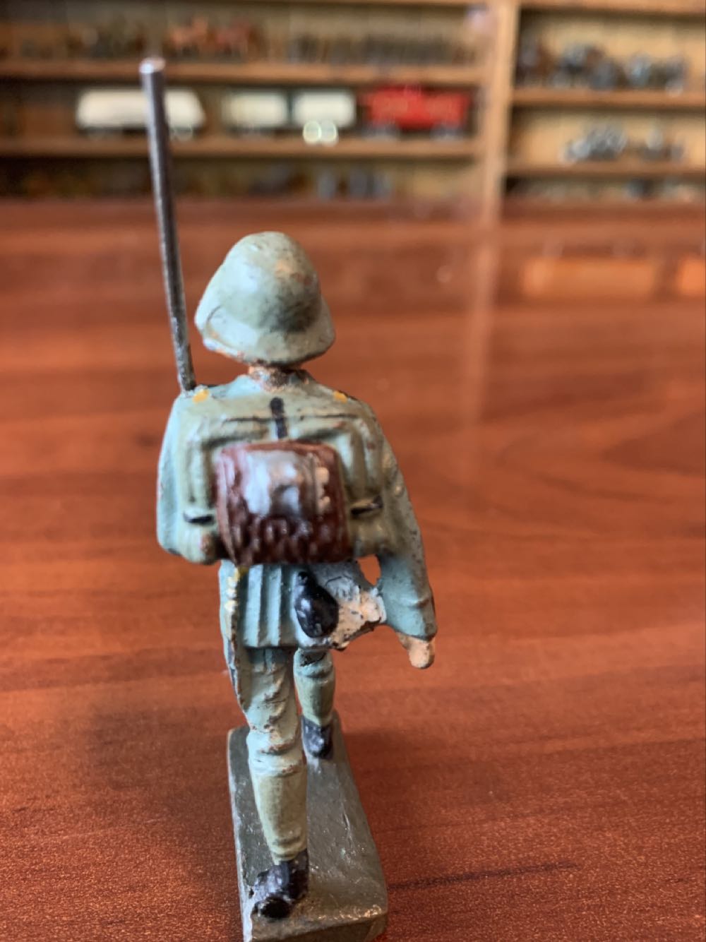 Lineol Swiss Soldier Marching - Lineol (Swiss) action figure collectible - Main Image 2