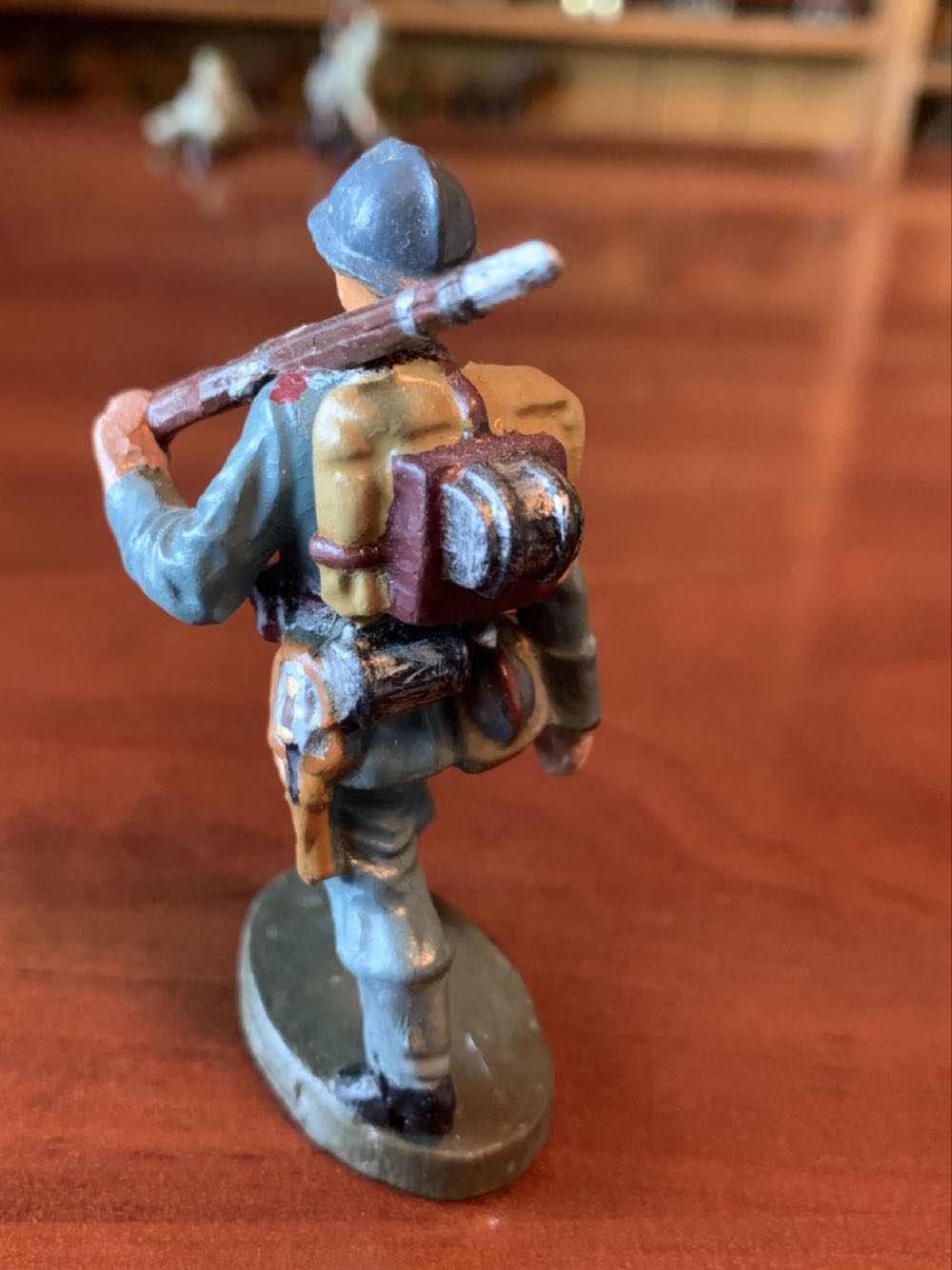 Elastolin French Marching Rifle Shoulder - Elastolin (French) action figure collectible - Main Image 2