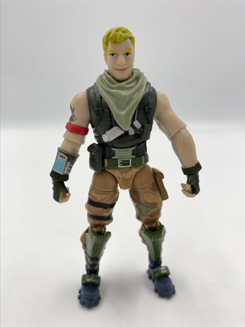 Fortnite: Jonesy (Recruit) - Jazwares (Battle Royale) action figure collectible - Main Image 2