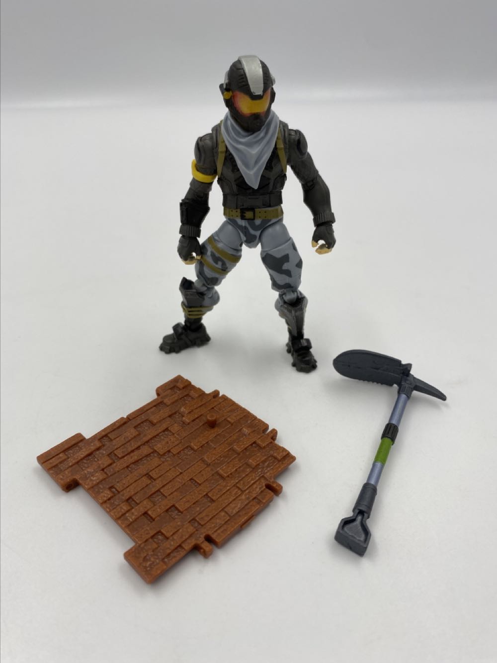 Fortnite: Rogue Agent - Jazwares (Solo Mode) action figure collectible - Main Image 2