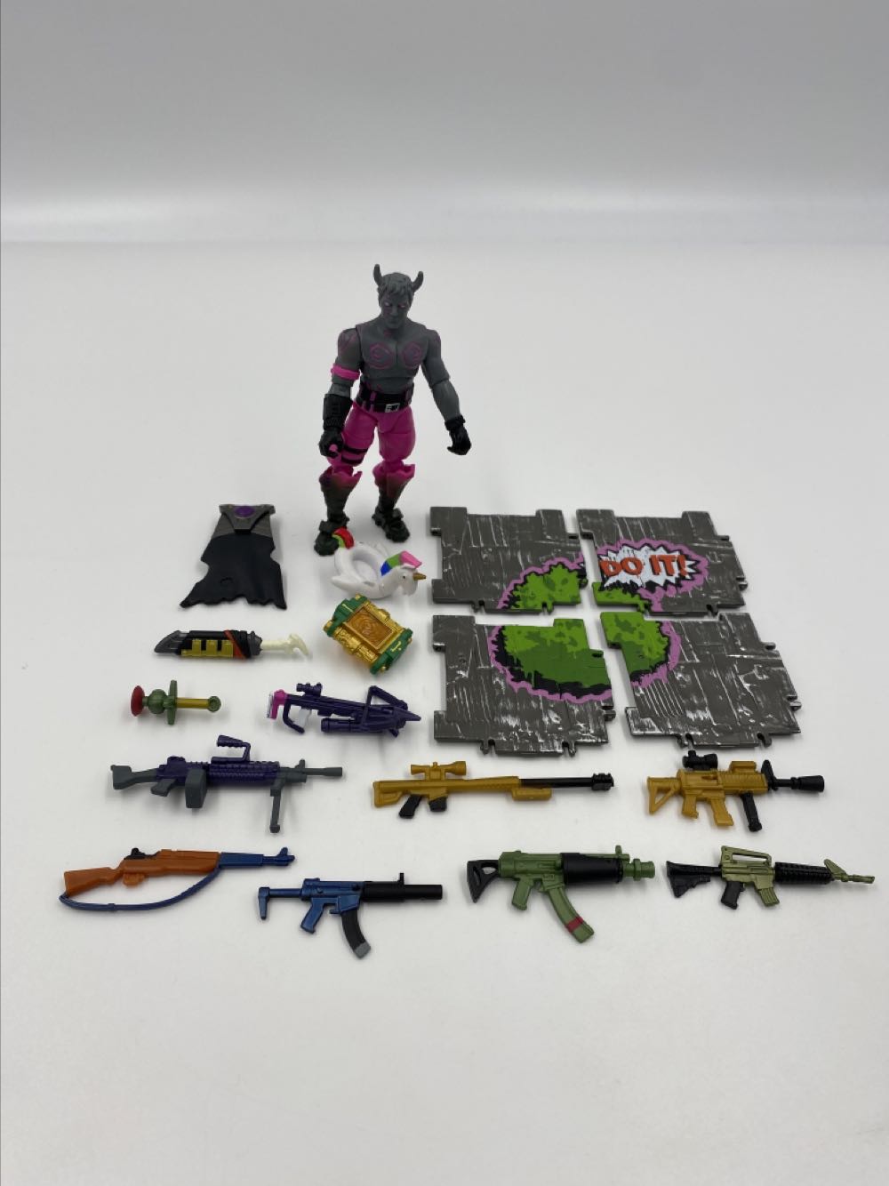 Fortnite: Fallen Love Ranger - Jazwares (Vending Machine) action figure collectible - Main Image 2