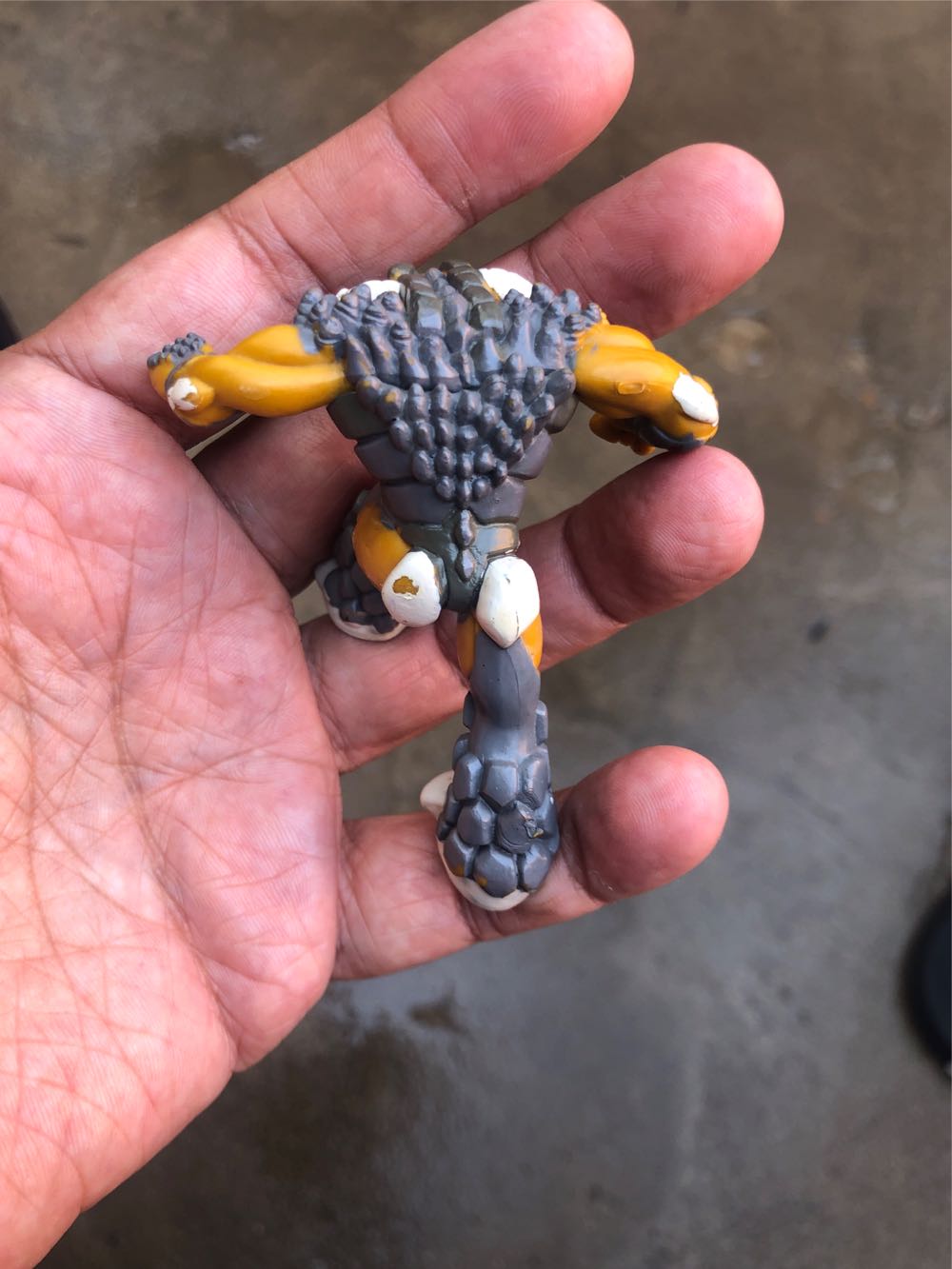 El Viejo Thorg - Gormiti (Gris) action figure collectible - Main Image 3