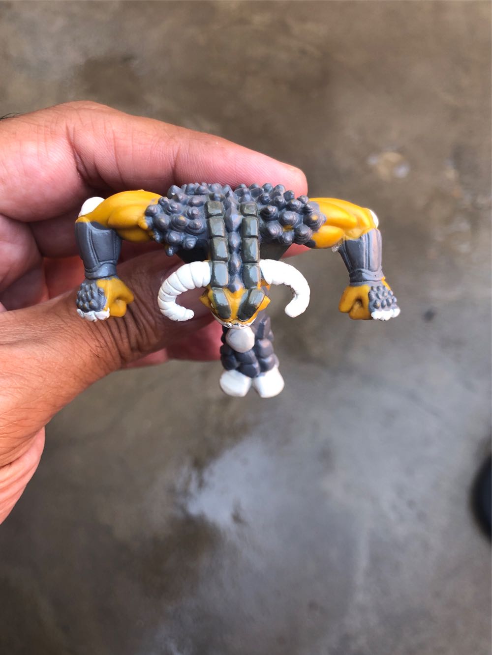 El Viejo Thorg - Gormiti (Gris) action figure collectible - Main Image 4