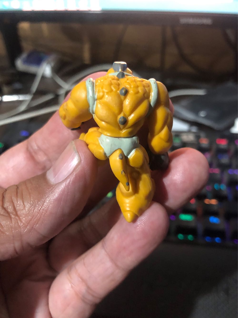 Gravitus El Fuerte - Gormiti (Naranja) action figure collectible - Main Image 3