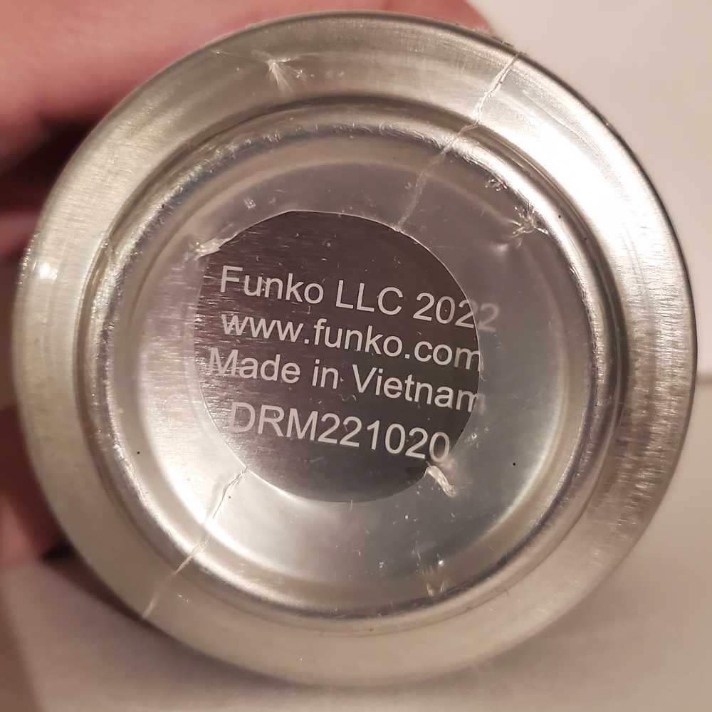 Elvira: Mistress of the Dark - Funko (Funko Vinyl SODA) action figure collectible [Barcode 889698663748] - Main Image 4