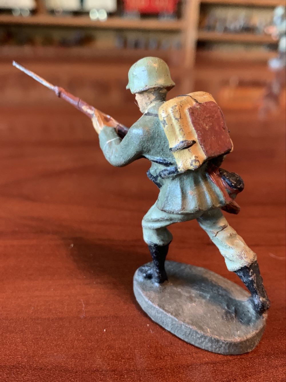 Elastolin German Advansing Rifle - Elastolin (German) action figure collectible - Main Image 2