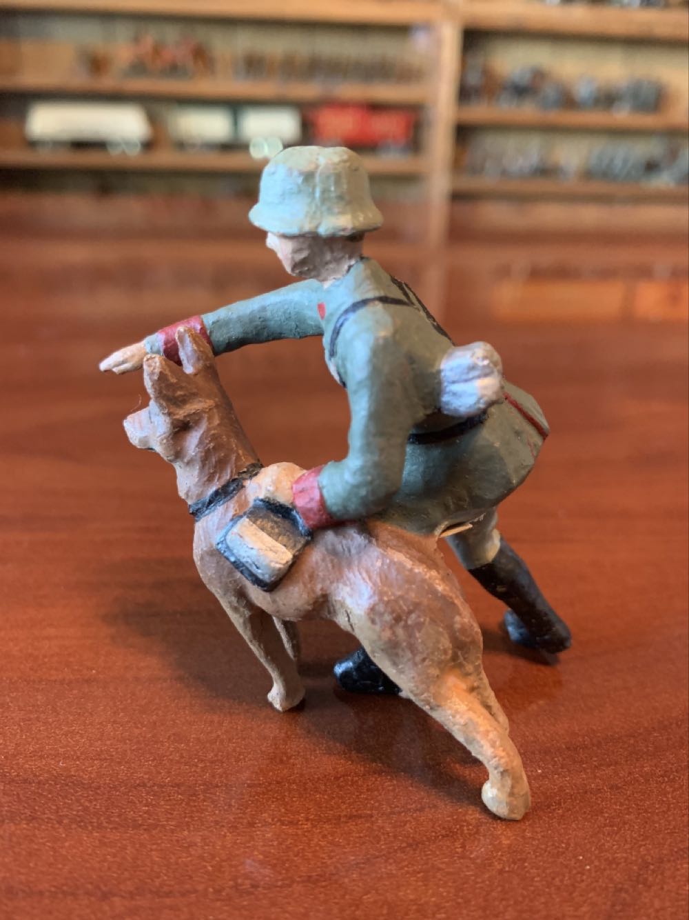 Elastolin German Attack Dog And Handler - Elastolin (German) action figure collectible - Main Image 2