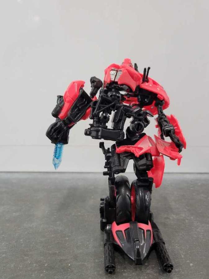 Arcee - Hasbro (Revenge Of The Fallen) action figure collectible - Main Image 2