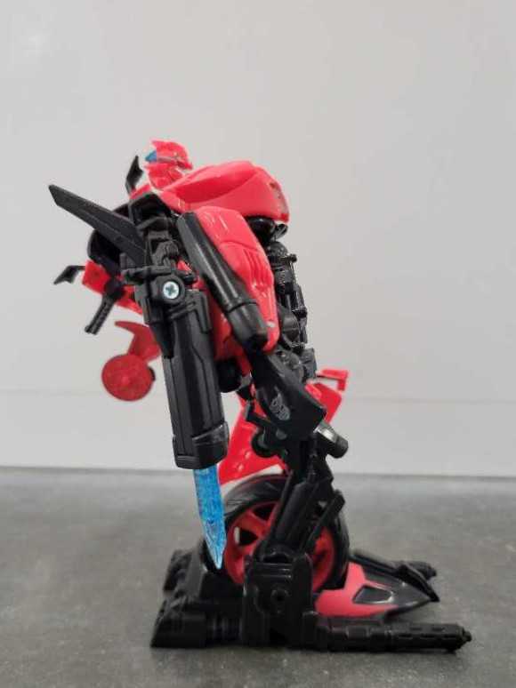 Arcee - Hasbro (Revenge Of The Fallen) action figure collectible - Main Image 3