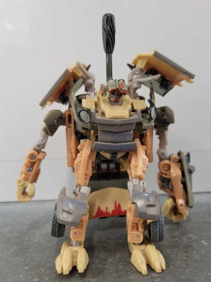 Mudflap VS Starscream Starscream’s Assault - Hasbro (Hunt For The Decepticons) action figure collectible - Main Image 2