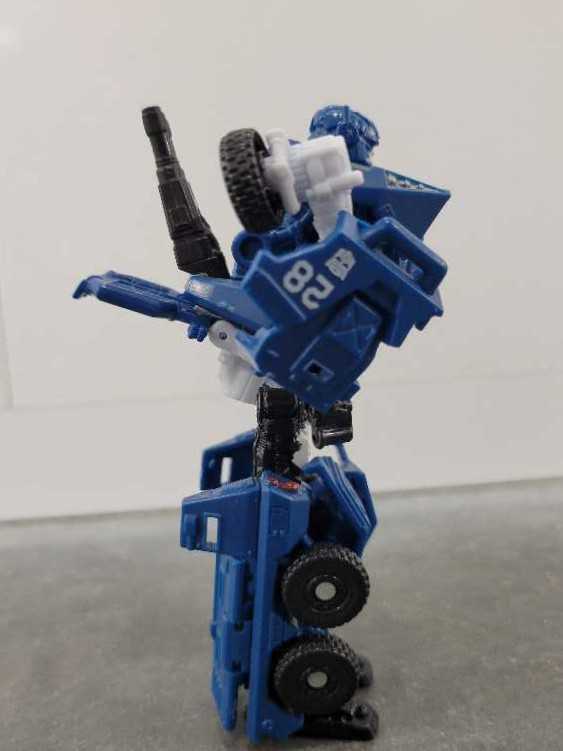 Breacher - Hasbro (Hunt For The Decepticons) action figure collectible - Main Image 3