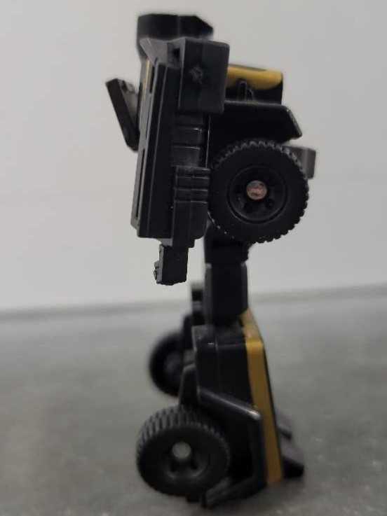 Hound Tracker - Hasbro (Hunt For The Decepticons) action figure collectible - Main Image 2