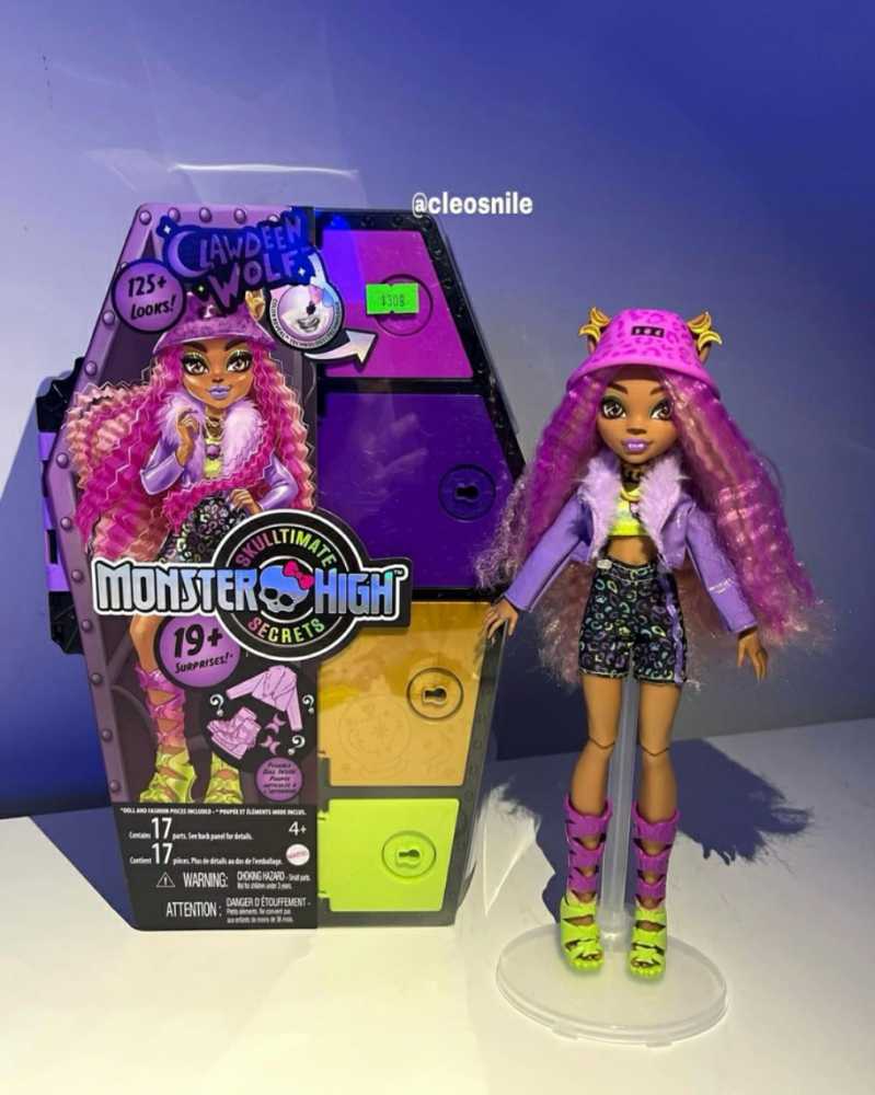 Clawdeen Wolf - Mattel (Skulltimate Secrets) action figure collectible - Main Image 3